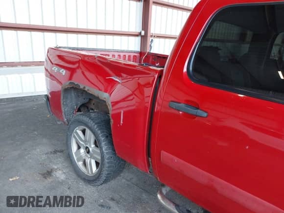 2008 Chevrolet Silverado 1500 1LT with VIN 2GCEK13J681321535, listed as a IAAI auction lot 43499909 with 187,792 mi miles and . Bid and sale history available at DreamBid. Image 6.