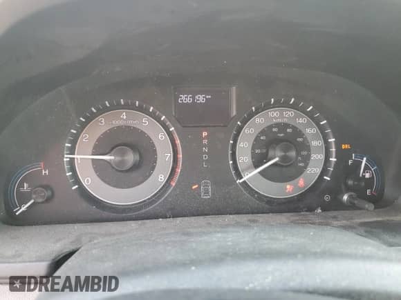 2012 Honda Odyssey LX z VIN 5FNRL5H27CB501748, wystawiony jako Copart lot #80800885 z przebiegiem 266 196 mil mil oraz Czysty tytuł • Clean title. Historia ofert i sprzedaży dostępna na DreamBid. Obrazek 9.