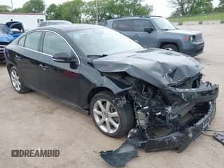 2016 Volvo S60 T5 Premier с VIN YV1612TKXG2399394, выставлен на аукционе IAAI как лот 42448738 с пробегом 85 336 миль миль и . История ставок и продаж доступна на DreamBid. Изображение 1.