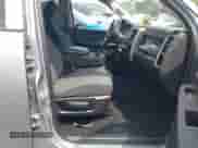 2021 Ram 1500 Tradesman z VIN 3C6RR7KT7MG665242, wystawiony jako IAAI lot #42136657 z przebiegiem 78 486 mil mil oraz . Historia ofert i sprzedaży dostępna na DreamBid. Obrazek 5.