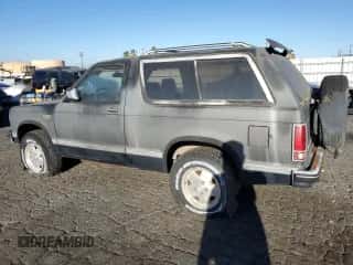 1986 Chevrolet Blazer с VIN 1G8CT18RXG8180574, выставлен на аукционе Copart как лот 87987925 с пробегом 82 571 миль миль и Списание • Salvage title. История ставок и продаж доступна на DreamBid. Изображение 2.