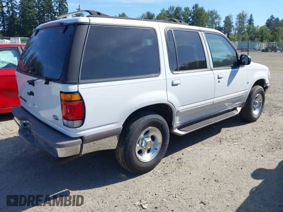 1997 Ford Explorer XLT с VIN 1FMDU35P4VZB36448, выставлен на аукционе IAAI как лот 42858557 с пробегом 141 916 миль миль и . История ставок и продаж доступна на DreamBid. Изображение 4.