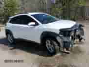 2022 Hyundai Kona SE с VIN KM8K22AB0NU917417, выставлен на аукционе Copart как лот 55091085 с пробегом 71 371 миль миль и Списание • Salvage title. История ставок и продаж доступна на DreamBid. Изображение 4.