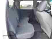 2017 Ram 1500 Express z VIN 3C6RR6KT7HG532853, wystawiony jako IAAI lot #42722037 z przebiegiem 160 758 mil mil oraz . Historia ofert i sprzedaży dostępna na DreamBid. Obrazek 8.