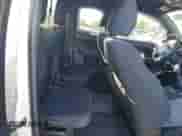 2022 Toyota Tacoma SR z VIN 3TYSZ5AN0NT080091, wystawiony jako Copart lot #70502085 z przebiegiem 72 221 mil mil oraz Szkoda całkowita • Salvage title. Historia ofert i sprzedaży dostępna na DreamBid. Obrazek 10.