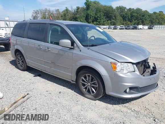 2017 Dodge Grand Caravan SXT with VIN 2C4RDGCG5HR750346, listed as a IAAI auction lot 43351076 with 230,094 mi miles and . Bid and sale history available at DreamBid. Image 1.