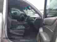 2018 Chevrolet Tahoe LT с VIN 1GNSCBKC3JR112590, выставлен на аукционе IAAI как лот 42156796 с пробегом 124 120 миль миль и . История ставок и продаж доступна на DreamBid. Изображение 5.