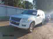 2010 Ford Explorer XLT z VIN 1FMEU7DE7AUA15027, wystawiony jako IAAI lot #43289220 z przebiegiem 152 805 mil mil oraz . Historia ofert i sprzedaży dostępna na DreamBid. Obrazek 6.
