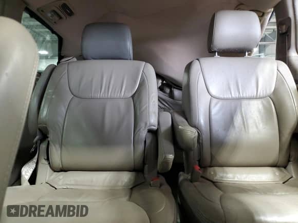 2006 Toyota Sienna XLE z VIN 5TDBA22C06S065249, wystawiony jako Copart lot #67028185 z przebiegiem 254 862 mil mil oraz Nie do naprawy • Non repairable. Historia ofert i sprzedaży dostępna na DreamBid. Obrazek 10.