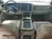 2005 Chevrolet Suburban LT z VIN 3GNEC16Z85G212664, wystawiony jako Copart lot #70853575 z przebiegiem 299 108 mil mil oraz Nie do naprawy • Non repairable. Historia ofert i sprzedaży dostępna na DreamBid. Obrazek 8.
