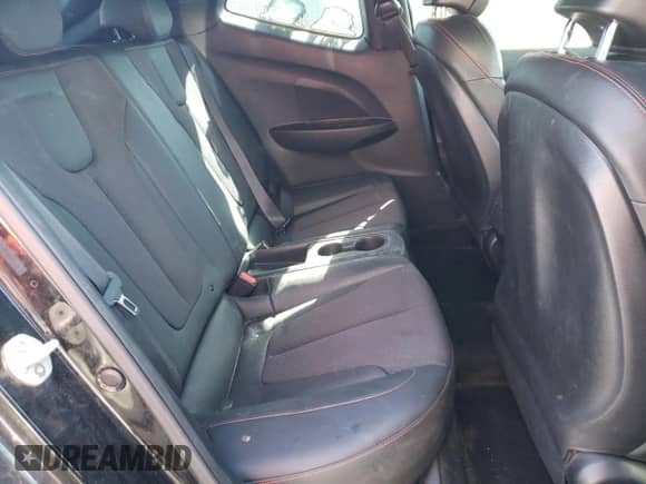 2019 Hyundai Veloster Turbo R-Spec z VIN KMHTH6AB9KU019288, wystawiony jako Copart lot #49748385 z przebiegiem 83 732 mil mil oraz Nie do naprawy • Non repairable. Historia ofert i sprzedaży dostępna na DreamBid. Obrazek 10.