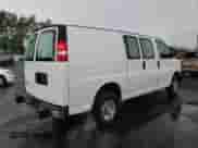 2022 Chevrolet Express Cargo z VIN 1GCWGAF71N1211905, wystawiony jako Copart lot #73234454 z przebiegiem 16 763 mil mil oraz Czysty tytuł • Clean title. Historia ofert i sprzedaży dostępna na DreamBid. Obrazek 3.