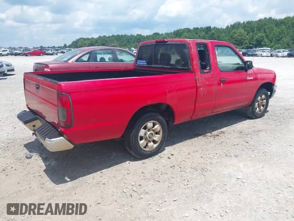 2000 Nissan Frontier XE with VIN 1N6DD26S4YC389730, listed as a IAAI auction lot 42810213 with 347,534 mi miles and . Bid and sale history available at DreamBid. Image 4.