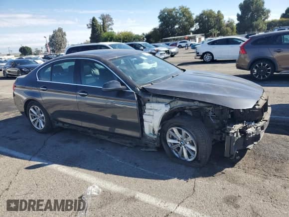 2015 BMW 5 Series 528i с VIN WBA5A5C58FD515608, выставлен на аукционе Copart как лот 85377935 с пробегом 141 093 миль миль и Списание • Salvage title. История ставок и продаж доступна на DreamBid. Изображение 4.