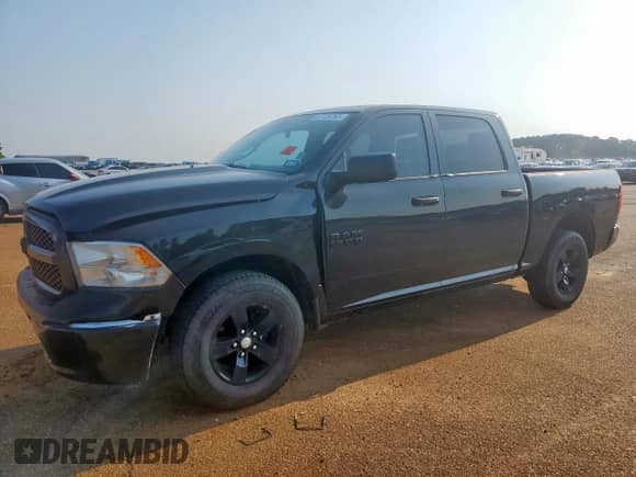 2018 Ram 1500 Tradesman z VIN 1C6RR6KG3JS313583, wystawiony jako Copart lot #67726765 z przebiegiem 93 998 mil mil oraz Szkoda całkowita • Salvage title. Historia ofert i sprzedaży dostępna na DreamBid. Obrazek 1.