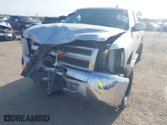 2012 Chevrolet Silverado 1500 LS z VIN 3GCPCREA4CG185181, wystawiony jako IAAI lot #42954321 z przebiegiem 268 189 mil mil oraz . Historia ofert i sprzedaży dostępna na DreamBid. Obrazek 6.