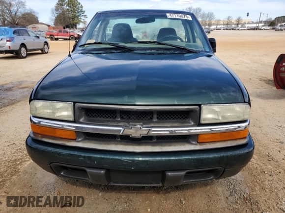 2003 Chevrolet S-10 z VIN 1GCCS14H038261311, wystawiony jako Copart lot #47110075 z przebiegiem 159 391 mil mil oraz Szkoda całkowita • Salvage title. Historia ofert i sprzedaży dostępna na DreamBid. Obrazek 5.