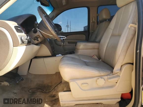 2011 Chevrolet Tahoe с VIN 1GNSKDFJ2BR259279, выставлен на аукционе Copart как лот 41371235 с пробегом 182 212 миль миль и Списание • Salvage title. История ставок и продаж доступна на DreamBid. Изображение 7.