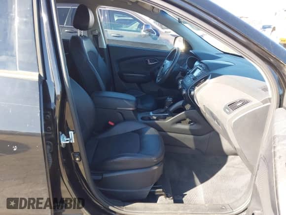 2014 Hyundai Tucson SE with VIN KM8JU3AG3EU925714, listed as a IAAI auction lot 43365574 with 39,987 mi miles and . Bid and sale history available at DreamBid. Image 5.