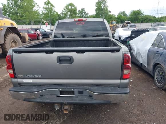 2006 Chevrolet Silverado 1500 LT3 с VIN 1GCEK19Z76Z178242, выставлен на аукционе IAAI как лот 42322595 с пробегом 279 612 миль миль и . История ставок и продаж доступна на DreamBid. Изображение 16.