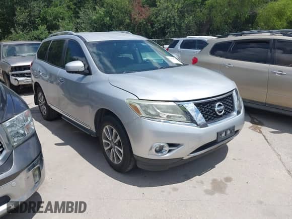 2013 Nissan Pathfinder SV with VIN 5N1AR2MNXDC621967, listed as a IAAI auction lot 42582796 with 220,729 mi miles and . Bid and sale history available at DreamBid. Image 1.