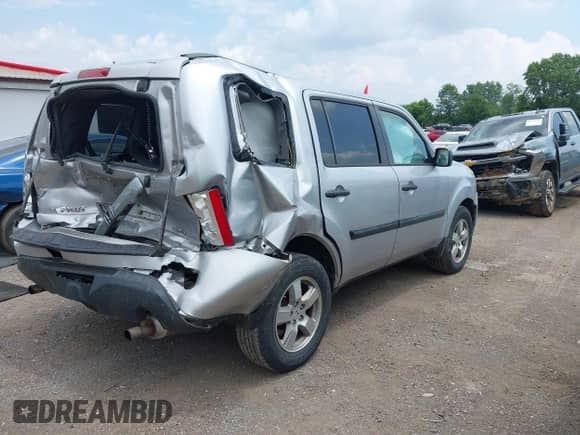 2014 Honda Pilot LX with VIN 5FNYF4H20EB026296, listed as a IAAI auction lot 42685017 with 170,249 mi miles and . Bid and sale history available at DreamBid. Image 4.
