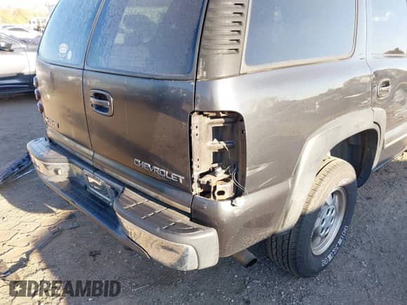2003 Chevrolet Tahoe LT с VIN 1GNEK13Z63J241678, выставлен на аукционе IAAI как лот 40728960 с пробегом 189 294 миль миль и . История ставок и продаж доступна на DreamBid. Изображение 14.