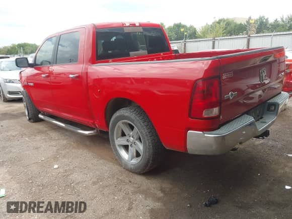 2009 Dodge 1500 SLT z VIN 1D3HV13T59J513565, wystawiony jako IAAI lot #43292077 z przebiegiem 213 940 mil mil oraz . Historia ofert i sprzedaży dostępna na DreamBid. Obrazek 3.