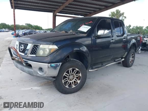 2005 Nissan Frontier SE z VIN 1N6AD07W55C458719, wystawiony jako IAAI lot #41964083 z przebiegiem 189 814 mil mil oraz . Historia ofert i sprzedaży dostępna na DreamBid. Obrazek 2.