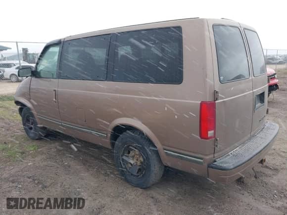 1997 Chevrolet Astro с VIN 1GNDM19W7VB232813, выставлен на аукционе IAAI как лот 42046310 с пробегом Не указан миль и . История ставок и продаж доступна на DreamBid. Изображение 3.