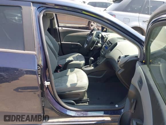 2016 Chevrolet Sonic LS с VIN 1G1JA5SH5G4127498, выставлен на аукционе IAAI как лот 43173478 с пробегом 47 196 миль миль и . История ставок и продаж доступна на DreamBid. Изображение 5.