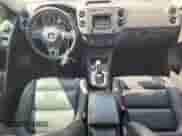 2016 Volkswagen Tiguan S z VIN WVGAV7AX0GW602944, wystawiony jako Copart lot #71832455 z przebiegiem 80 203 mil mil oraz Szkoda całkowita • Salvage title. Historia ofert i sprzedaży dostępna na DreamBid. Obrazek 8.