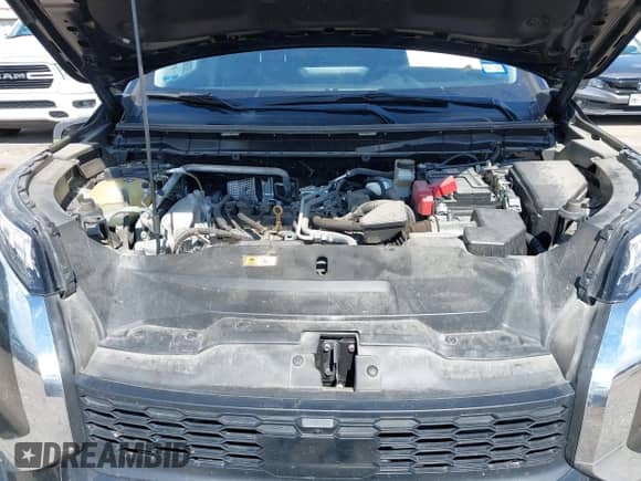 2024 Mitsubishi Outlander SE z VIN JA4J3VA81RZ012612, wystawiony jako IAAI lot #42987561 z przebiegiem 35 220 mil mil oraz . Historia ofert i sprzedaży dostępna na DreamBid. Obrazek 10.