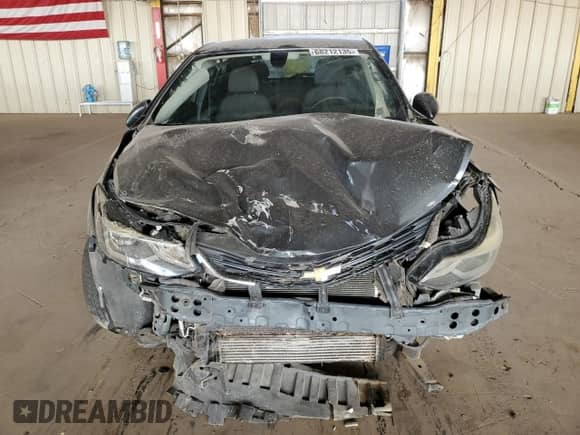 2018 Chevrolet Cruze LT z VIN 3G1BE6SMXJS607555, wystawiony jako Copart lot #68212135 z przebiegiem 133 670 mil mil oraz Szkoda całkowita • Salvage title. Historia ofert i sprzedaży dostępna na DreamBid. Obrazek 5.