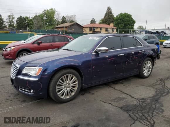 2013 Chrysler 300 C с VIN 2C3CCAKG4DH683041, выставлен на аукционе Copart как лот 59928975 с пробегом 178 577 миль миль и Списание • Salvage title. История ставок и продаж доступна на DreamBid. Изображение 1.