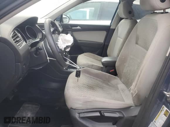 2019 Volkswagen Tiguan S с VIN 3VV0B7AX8KM167688, выставлен на аукционе Copart как лот 81750125 с пробегом 186 896 миль миль и Списание • Salvage title. История ставок и продаж доступна на DreamBid. Изображение 7.