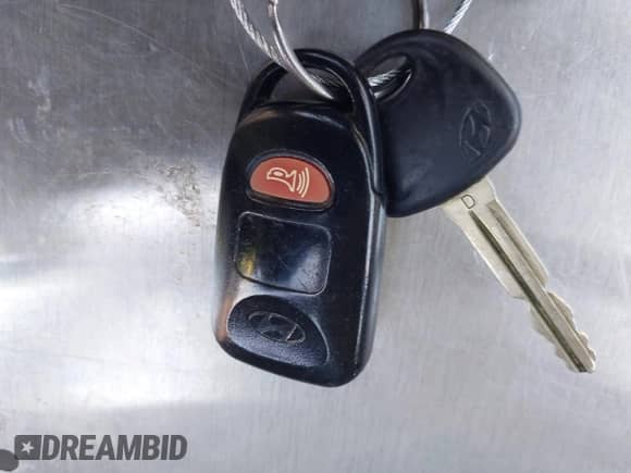 2009 Hyundai Elantra GLS с VIN KMHDU46D09U745324, выставлен на аукционе IAAI как лот 42614610 с пробегом 148 729 миль миль и . История ставок и продаж доступна на DreamBid. Изображение 11.