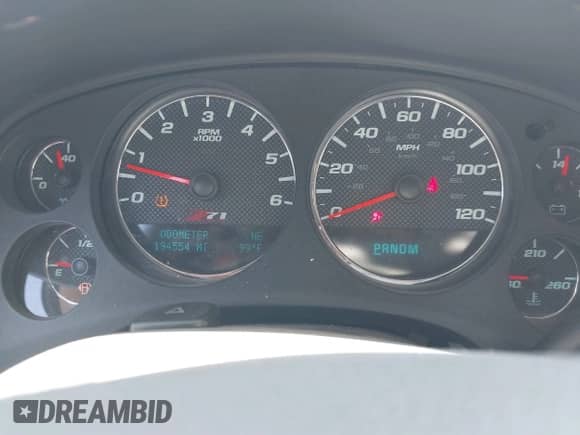 2009 Chevrolet Suburban 1LT z VIN 1GNFC26J89R169907, wystawiony jako IAAI lot #42817134 z przebiegiem 194 554 mil mil oraz . Historia ofert i sprzedaży dostępna na DreamBid. Obrazek 7.