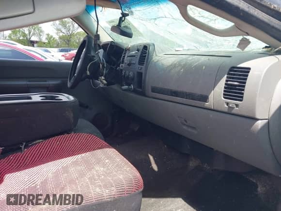 2007 GMC Sierra 1500 Work Truck с VIN 1GTEC14C67Z555452, выставлен на аукционе IAAI как лот 42001378 с пробегом 83 837 миль миль и . История ставок и продаж доступна на DreamBid. Изображение 5.