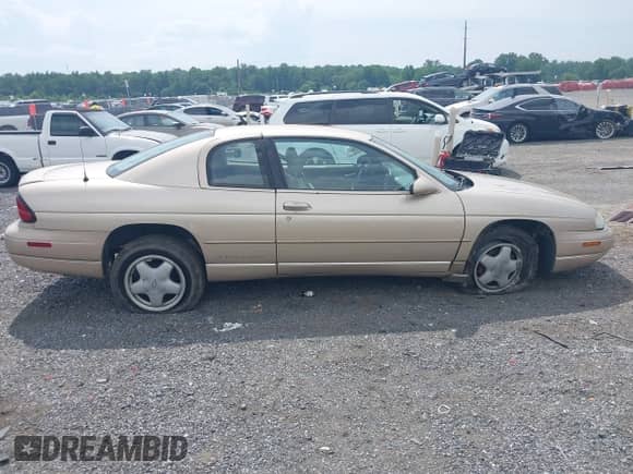 1999 Chevrolet Monte Carlo LS с VIN 2G1WW12M2X9163157, выставлен на аукционе IAAI как лот 42611711 с пробегом 172 723 миль миль и . История ставок и продаж доступна на DreamBid. Изображение 13.