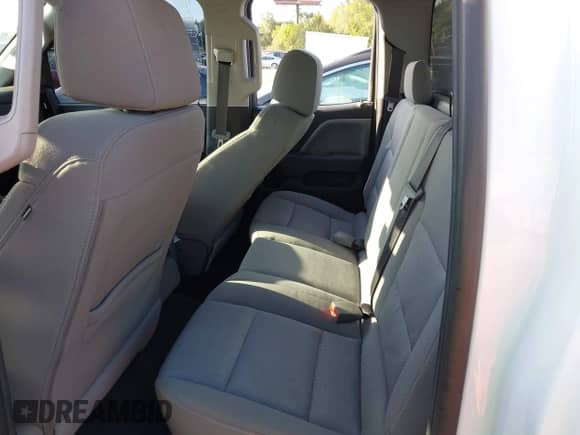 2019 Chevrolet Silverado 1500 Custom z VIN 2GCVKMEC7K1243970, wystawiony jako IAAI lot #43347102 z przebiegiem 79 556 mil mil oraz . Historia ofert i sprzedaży dostępna na DreamBid. Obrazek 8.