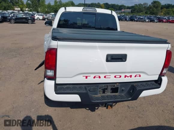 2017 Toyota Tacoma SR5 с VIN 3TMCZ5AN8HM092879, выставлен на аукционе IAAI как лот 43062130 с пробегом 88 083 миль миль и . История ставок и продаж доступна на DreamBid. Изображение 16.