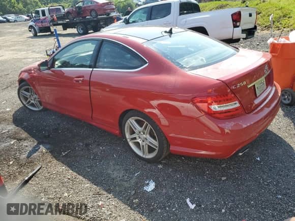 2015 Mercedes-Benz C 250 with VIN WDDGJ4HB6FG409604, listed as a Copart auction lot 66613515 with 92,494 mi miles and Clean title. Bid and sale history available at DreamBid. Image 2.