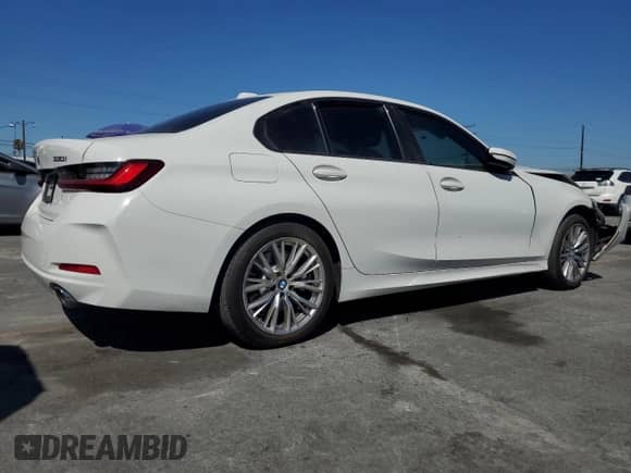 2023 BMW 3 Series 330i z VIN 3MW69FF03P8D40380, wystawiony jako Copart lot #63326605 z przebiegiem 18 236 mil mil oraz Szkoda całkowita • Salvage title. Historia ofert i sprzedaży dostępna na DreamBid. Obrazek 3.
