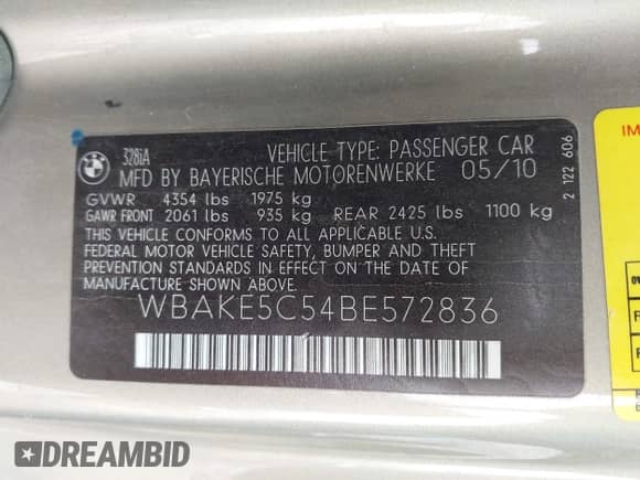 2011 BMW 3 Series 328i z VIN WBAKE5C54BE572836, wystawiony jako IAAI lot #42642160 z przebiegiem Nie podano mil oraz . Historia ofert i sprzedaży dostępna na DreamBid. Obrazek 9.