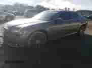 2012 Chrysler 300 S z VIN 2C3CCABGXCH115603, wystawiony jako Copart lot #85308264 z przebiegiem 187 591 mil mil oraz Czysty tytuł • Clean title. Historia ofert i sprzedaży dostępna na DreamBid. Obrazek 1.