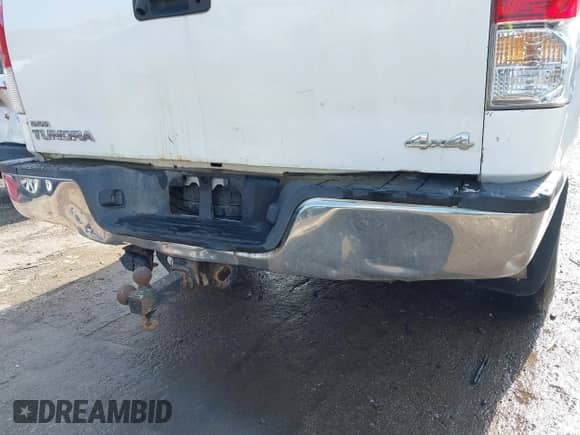 2012 Toyota Tundra с VIN 5TFUM5F16CX032465, выставлен на аукционе IAAI как лот 42460427 с пробегом 273 997 миль миль и . История ставок и продаж доступна на DreamBid. Изображение 18.