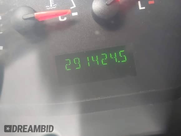 2004 Ford Econoline Cargo z VIN 1FTNE24LX4HA25275, wystawiony jako IAAI lot #43493442 z przebiegiem 291 424 mil mil oraz . Historia ofert i sprzedaży dostępna na DreamBid. Obrazek 12.