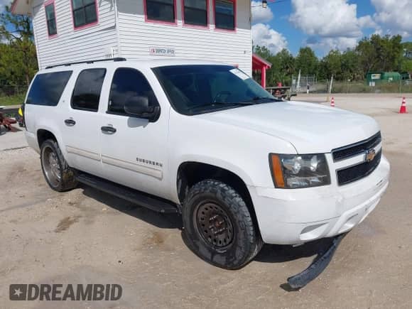 2010 Chevrolet Suburban LS с VIN 1GNUCHE01AR165298, выставлен на аукционе IAAI как лот 43326410 с пробегом 205 693 миль миль и . История ставок и продаж доступна на DreamBid. Изображение 1.
