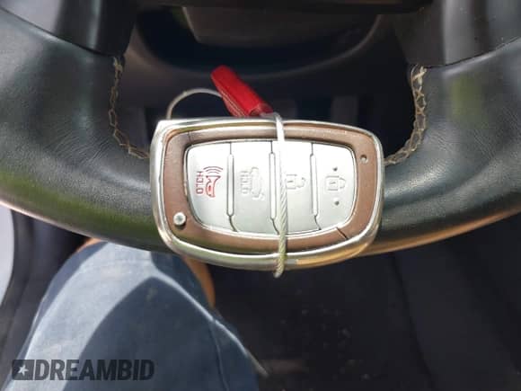 2015 Hyundai Sonata Limited с VIN 5NPE34AF3FH255650, выставлен на аукционе IAAI как лот 42783968 с пробегом 136 577 миль миль и . История ставок и продаж доступна на DreamBid. Изображение 11.